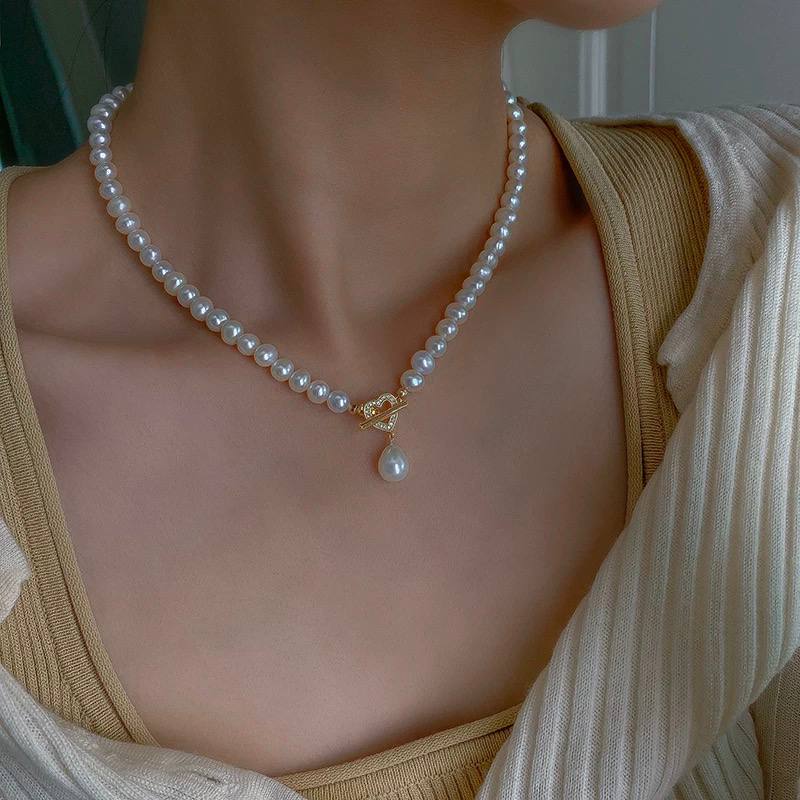 Romantic Pearl Heart Necklace – Dainty OT Clasp Choker for Women