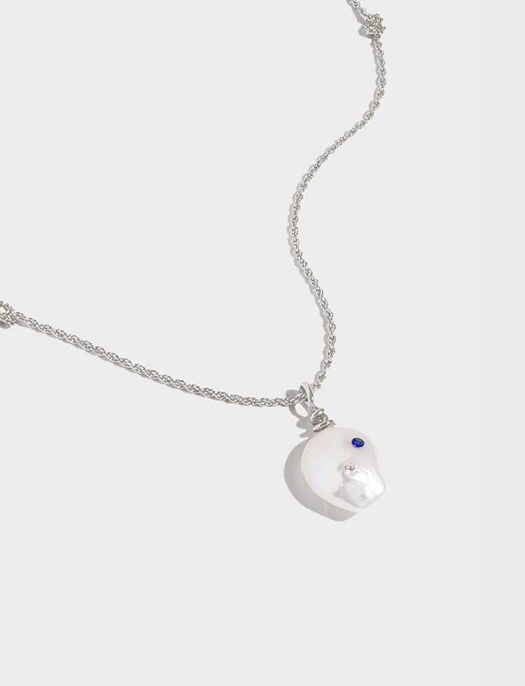 Baroque pendant knot necklace