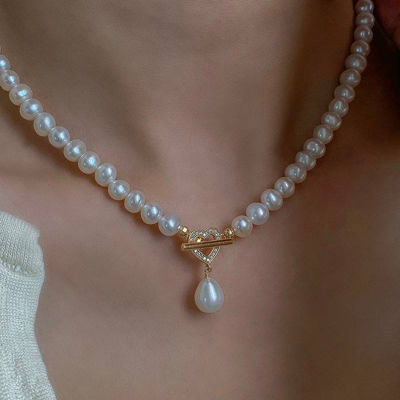 Romantic Pearl Heart Necklace – Dainty OT Clasp Choker for Women